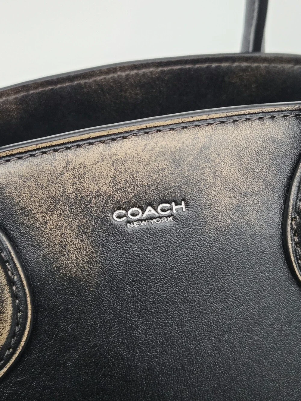 COACH SOFT EMPIRE CARRYALL BAG 28 IN LOVED LEATHER - Picture 7 of 14